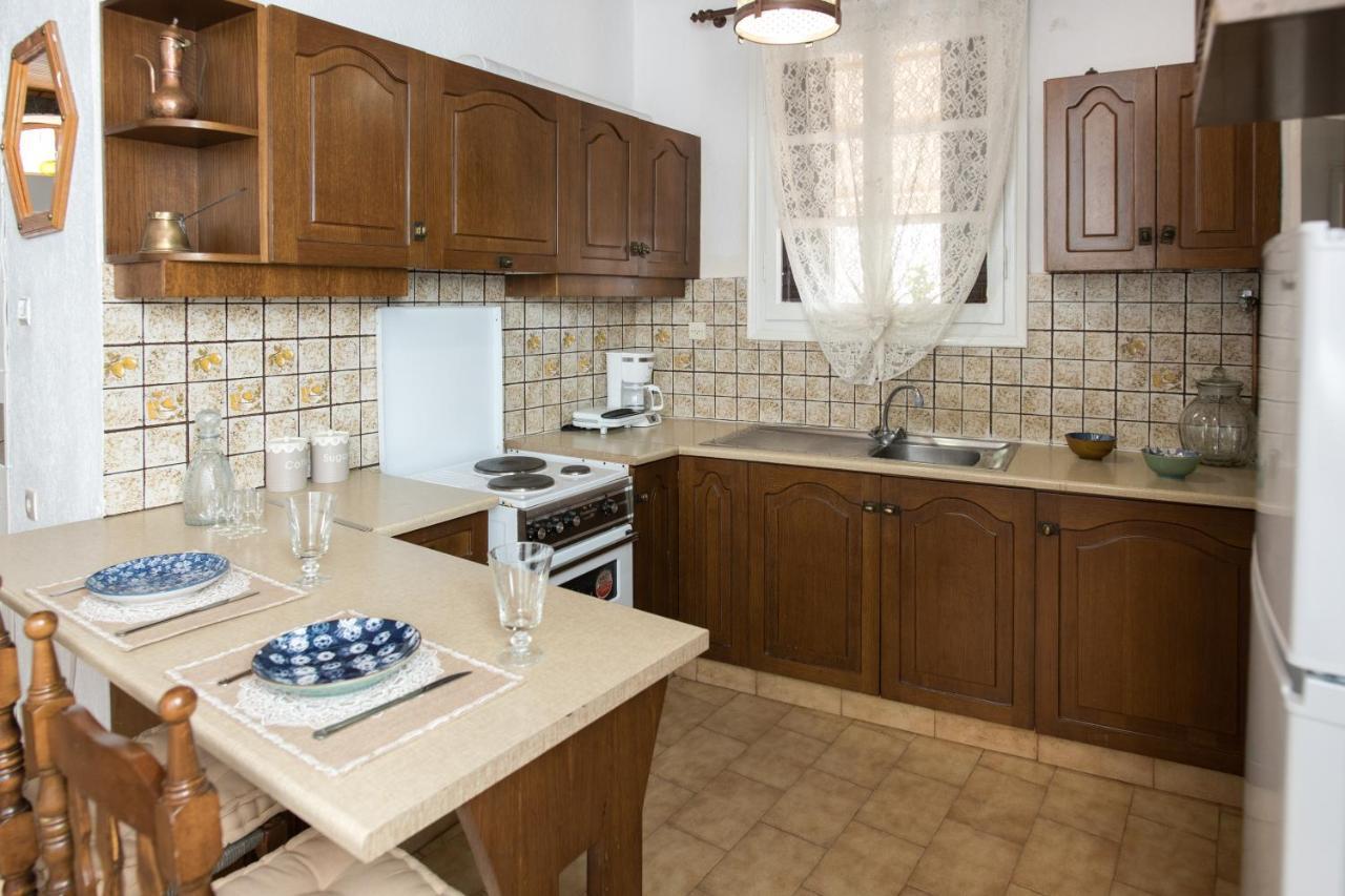 Neoclassical Manor House Poros Town Екстер'єр фото